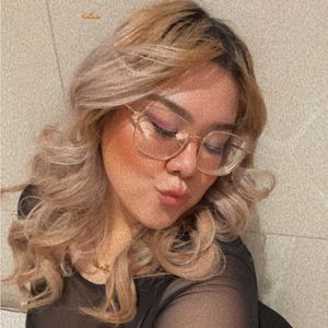 Meet your Posher, Ezetta